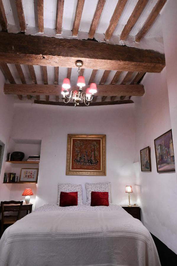 Bed and Breakfast La Cachette Du Comte Montfort-sur-Argens Екстер'єр фото